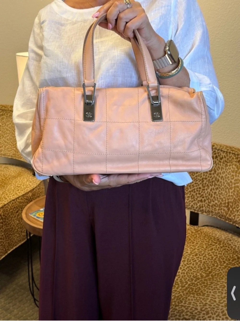 CHANEL elegant shoulder